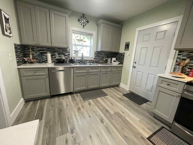 Building Photo - 3519 Avenue P 1/2