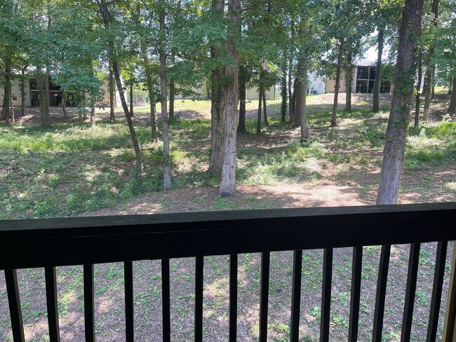 Building Photo - Modern 2-Bed, 1-Bath Oasis with Central Ai...