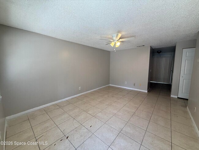 Building Photo - 324 Bay Ave