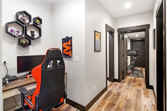 Building Photo - Summer in Downtown, historic Breckenridge! Luxury Home, Walk to Everything!