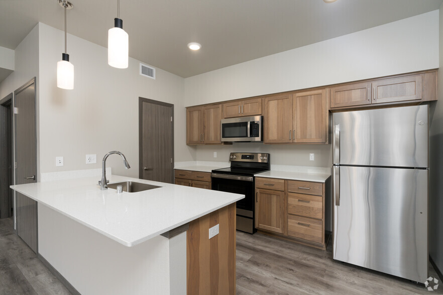 1BR, 1BA - 750SF - Urban Pines Apartments