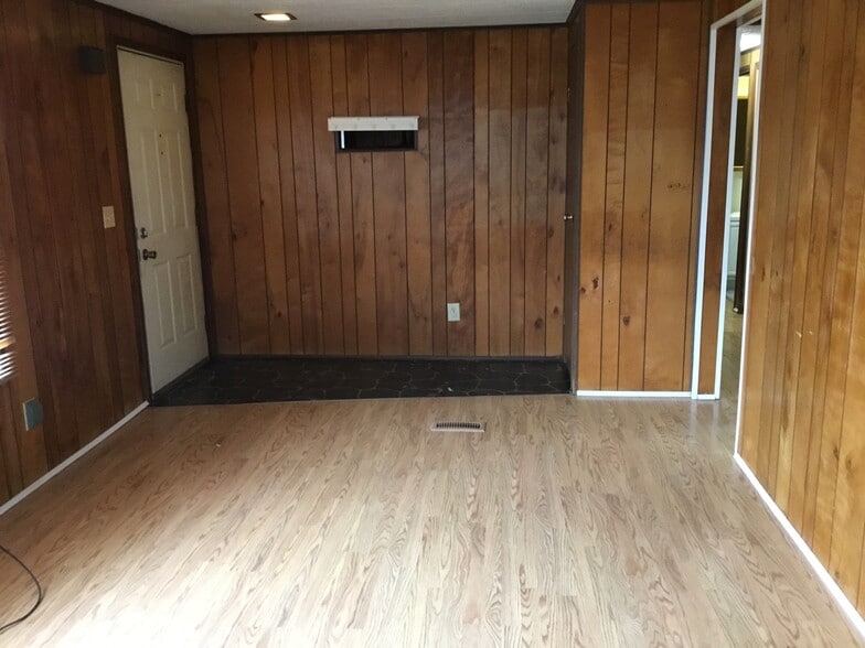 Building Photo - 5766 Sliker Hill Rd