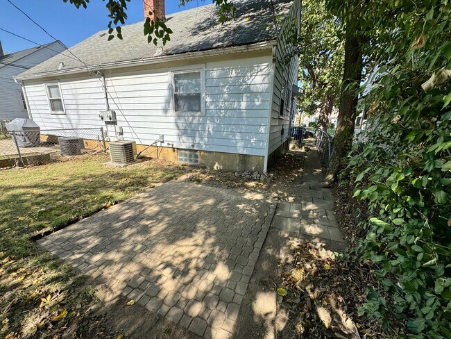 Building Photo - m1545-1547 W 7th Ave