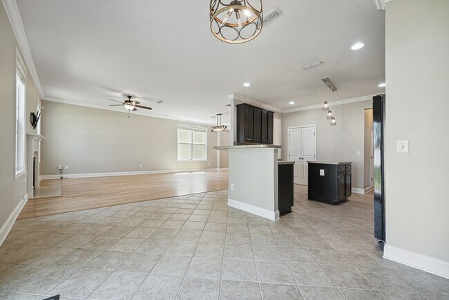 Building Photo - 4109 White Kestrel Dr