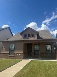 Building Photo - 3/2/2 Open Concept - Private patio - GODLE...