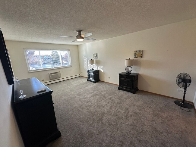 Building Photo - Serene & bright 2-bed, 2-bath, 1380 sq. ft...