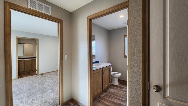 Building Photo - 11 Andreasen Dr