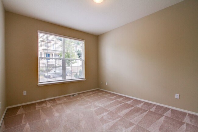 Building Photo - 10918 SW Adele Dr