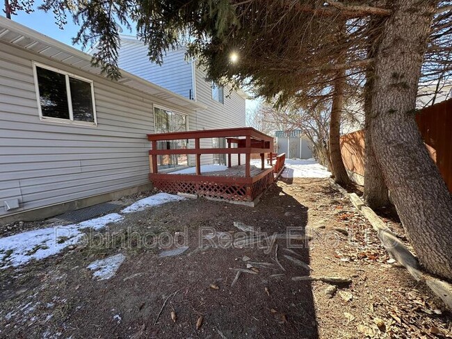 Building Photo - 2651 Shadow Ridge Dr
