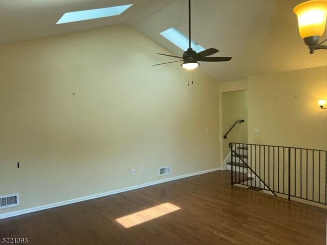 Building Photo - 43 Muller Pl