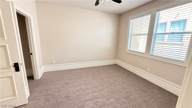 Building Photo - 496 Via Palermo Dr