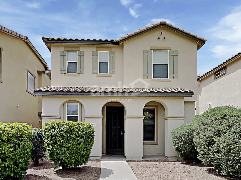 Primary Photo - 562 W Paseo Celestial