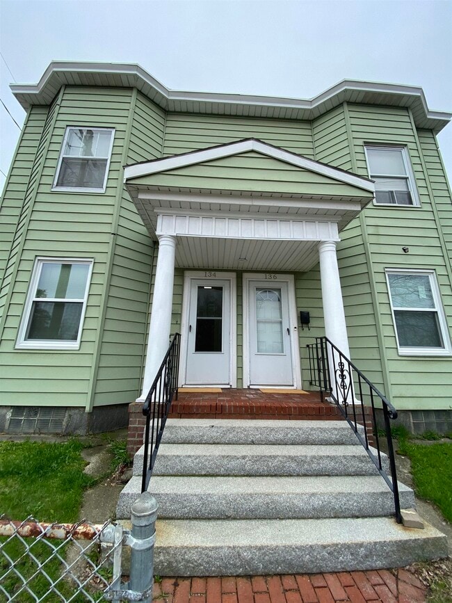 Primary Photo - 134 Ledge St