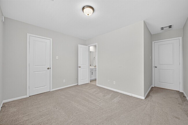 Building Photo - 1312 Mainland Shrs Ln