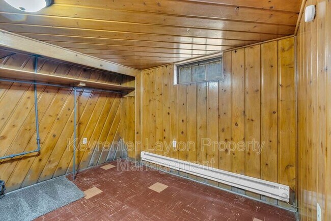 Building Photo - 12 Lakeview Drive