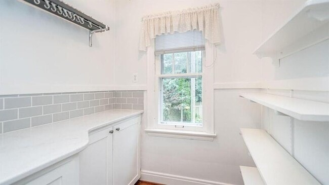 Building Photo - 1205 Miller Ave