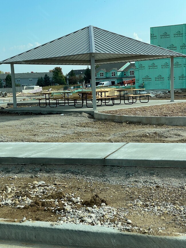 Building Photo - 337 Red Oak Cir