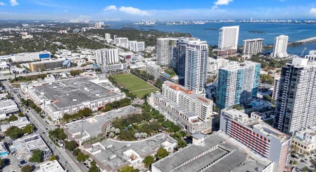 Building Photo - 3250 NE 1st Ave