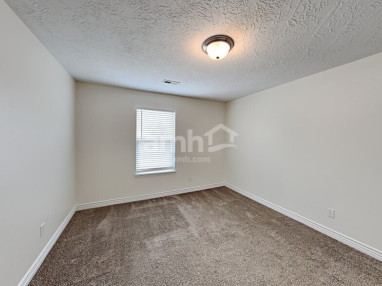 Building Photo - 10454 Sugarloaf Dr