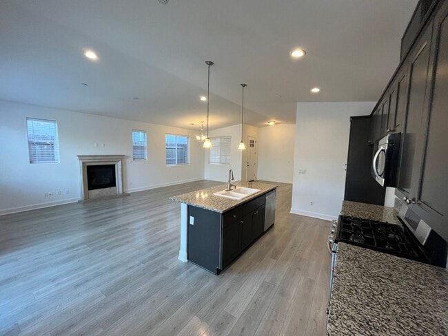 Building Photo - 1037 Shultz Ln