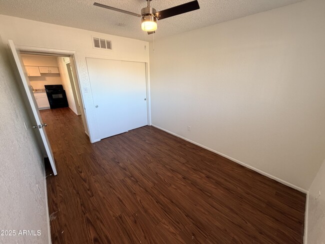 Building Photo - 6802 W Glendale Ave