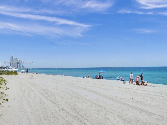 Building Photo - 9595 Collins Ave Ave