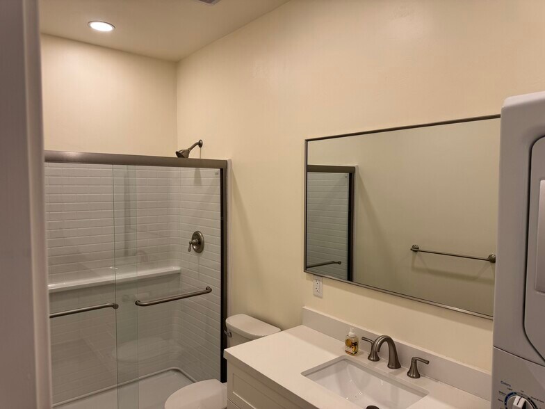 Building Photo - 4869 Benton Way