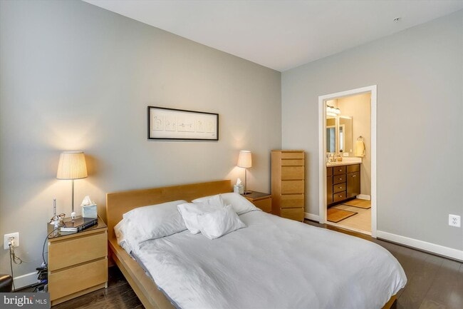 Building Photo - 8052 Red Hook St