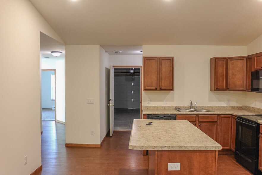 Building Photo - 1217 Salem Dr