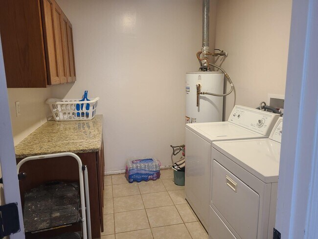Building Photo - 5708 Piedra Rd NW