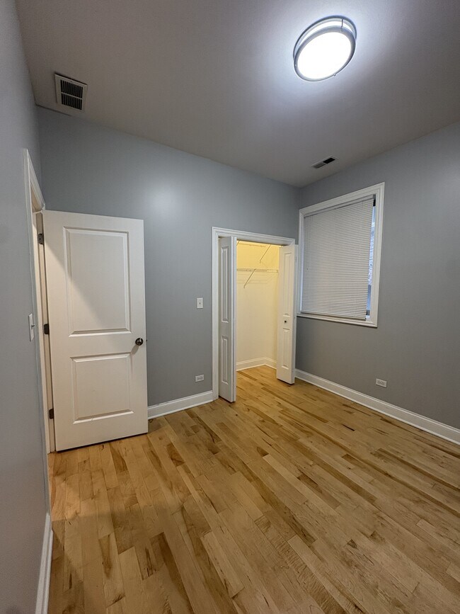 Building Photo - 4218 S King Dr