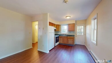 Building Photo - 37 Landin St