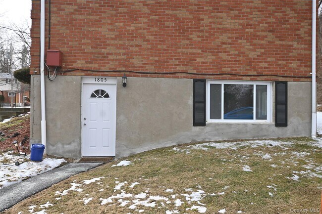 Building Photo - 1805 Parr Lake Dr