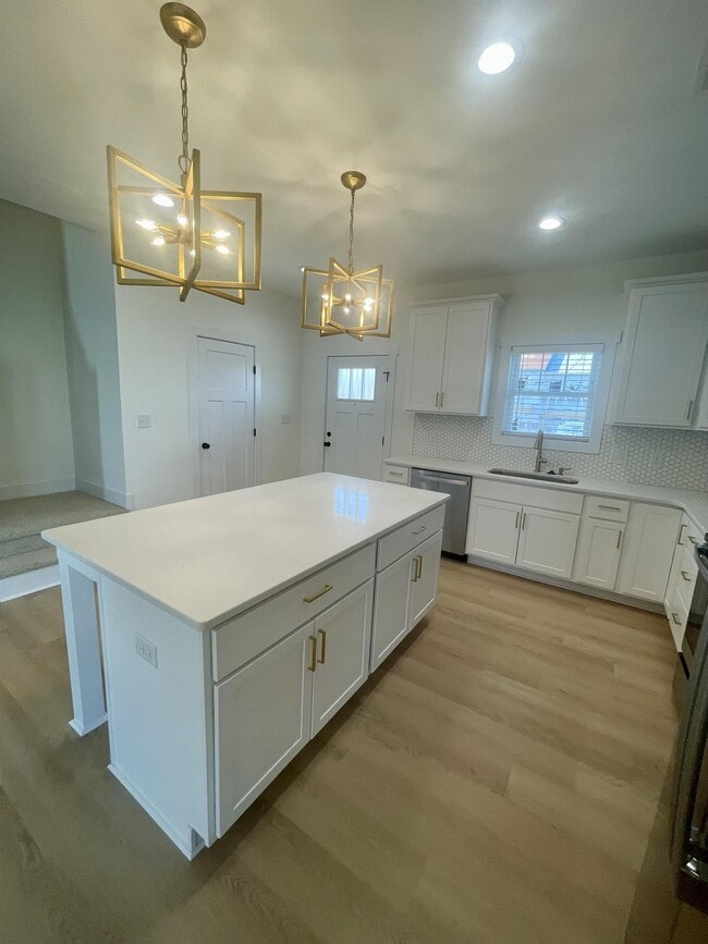 Building Photo - 556 Leesville Rd