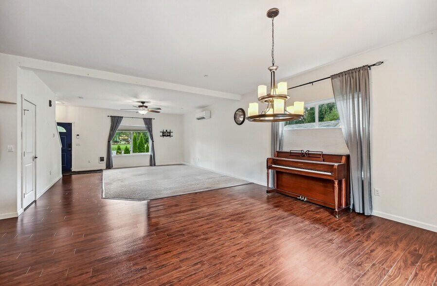 Great Room - 9306 208th Ave E