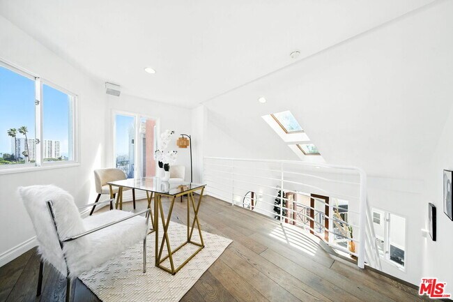 Building Photo - 2454 4th St