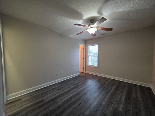 Building Photo - 521 Cider Hill Rd