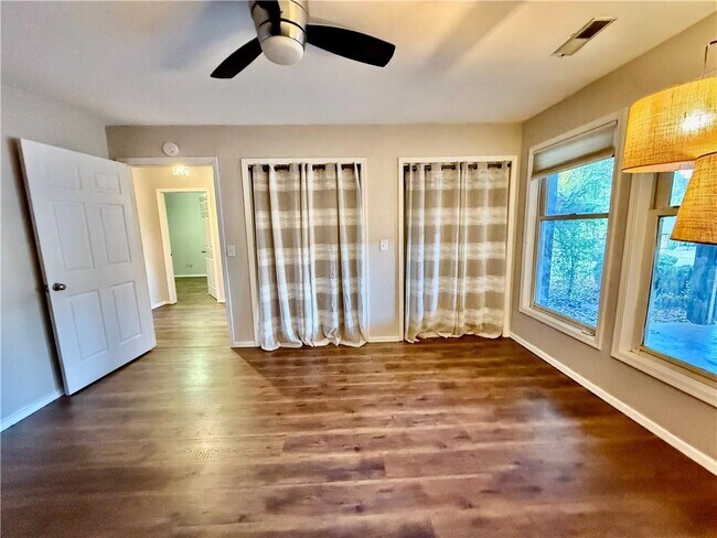 Building Photo - 26 Shakespeare Dr