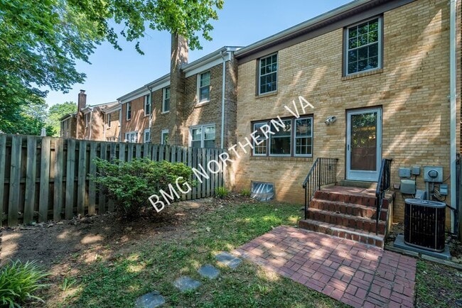 Building Photo - 9103 Vosger Ct