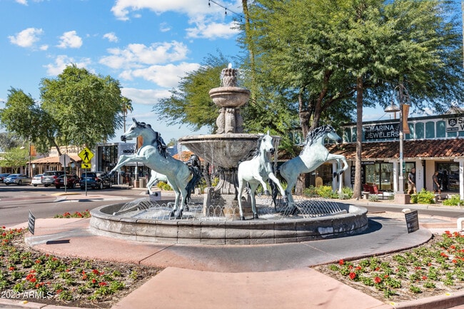 Building Photo - 7625 E Camelback Rd