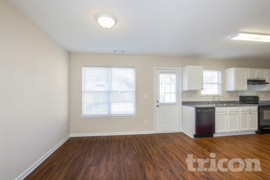 Building Photo - 7117 Roaming Path Ct