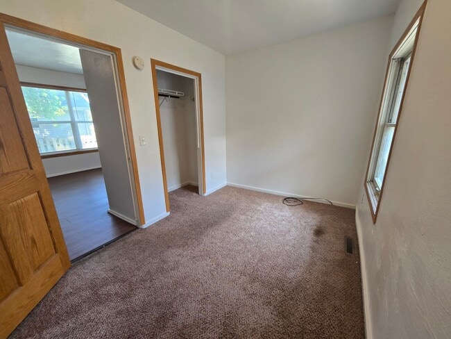 Building Photo - 1482 Elm St