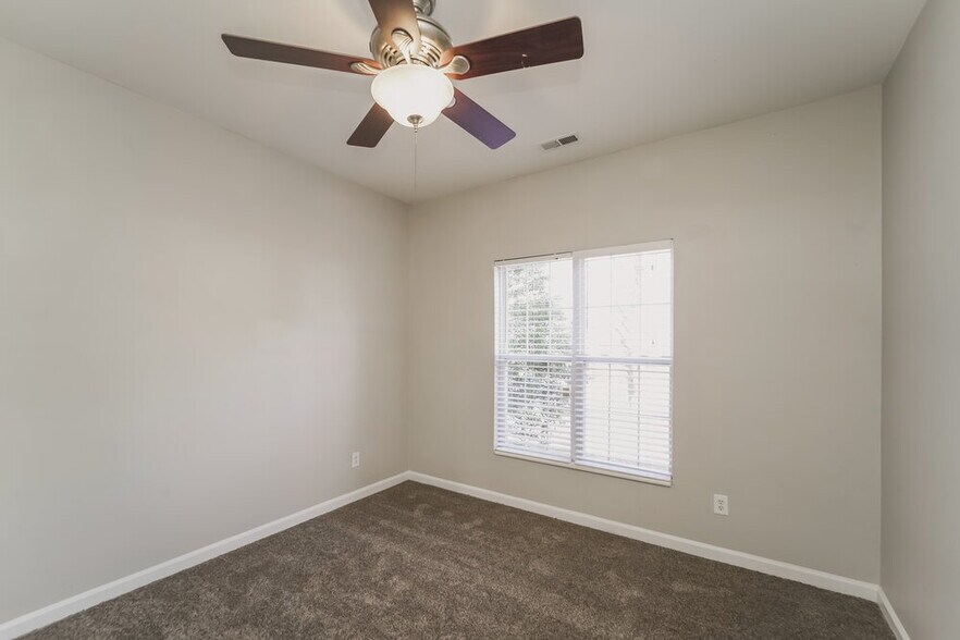 Building Photo - 4031 Huntmeadow Dr