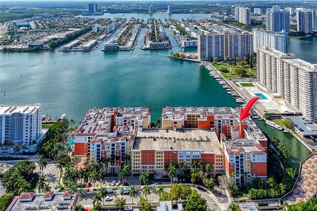 Building Photo - 17150 N Bay Rd