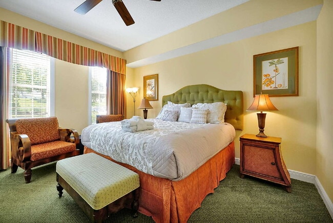 Building Photo - "Beautifully Furnished 3-Bedroom Condo in Desirable Heritage Crossing"