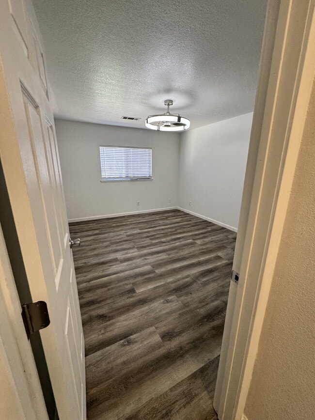 Building Photo - Welcome to this beautifully renovated 2-bedroom, 1.5-bathroom condo located in the highly desirab...