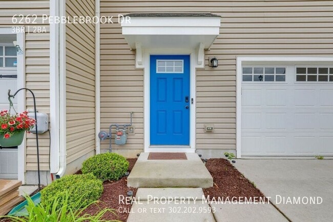 Building Photo - 6262 Pebblebrook Dr