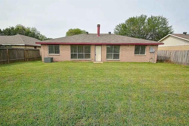 Building Photo - 10223 Gulfstream Ln
