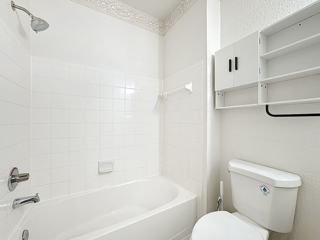 Building Photo - NEWLY RENOVATED 2-Bdrm Condo in Visconti's...