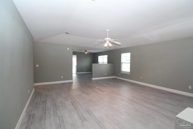 Building Photo - 2437 Gulf Breeze Ave